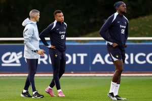 皇冠体育-关于法兰克福发布备战花絮，转会期状态回暖，全明星赛任务艰巨，球队文化再被提及的信息